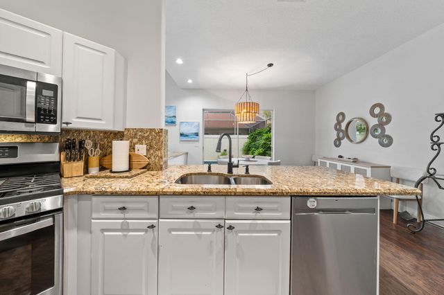 33 Monterey Pointe Drive, Palm Beach Gardens, FL 33418