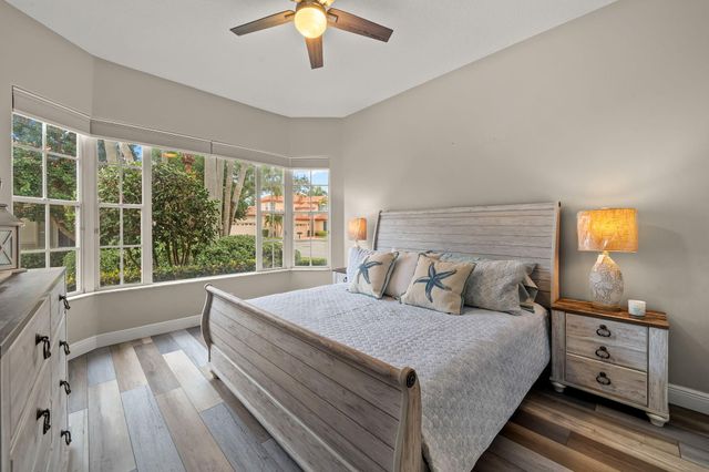 33 Monterey Pointe Drive, Palm Beach Gardens, FL 33418