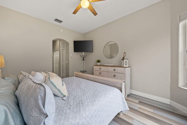 33 Monterey Pointe Drive, Palm Beach Gardens, FL 33418