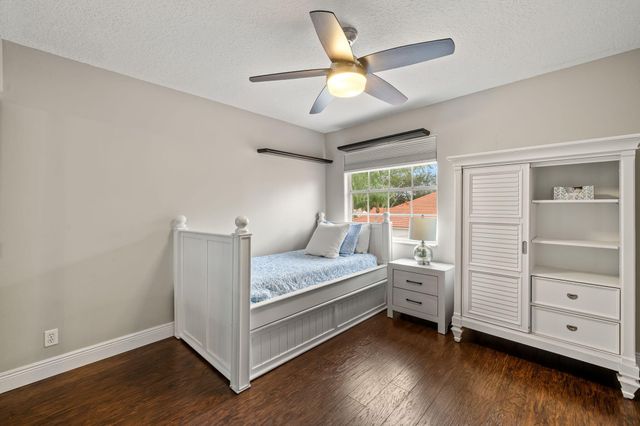 33 Monterey Pointe Drive, Palm Beach Gardens, FL 33418