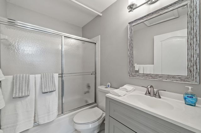 33 Monterey Pointe Drive, Palm Beach Gardens, FL 33418