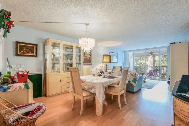 3940 Inverrary Blvd 303-A, Lauderhill, FL 33319