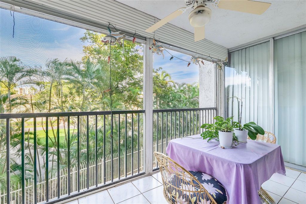 3940 Inverrary Blvd 303-A, Lauderhill, FL 33319