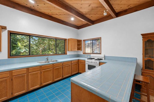 3750 Trout Gulch Road, Aptos, CA 95003