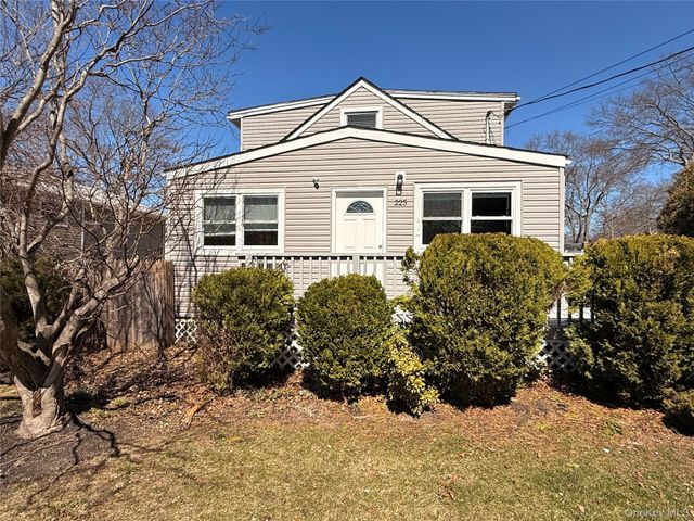 225 Fir Grove Road, Ronkonkoma, NY 11779