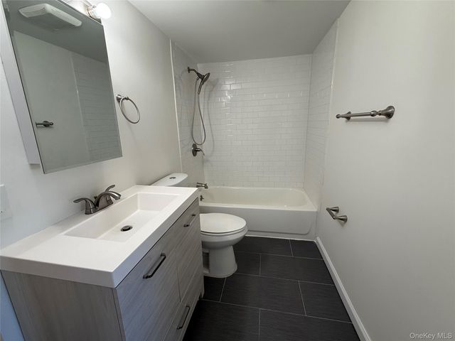 225 Fir Grove Road, Ronkonkoma, NY 11779