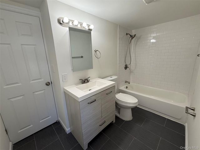 225 Fir Grove Road, Ronkonkoma, NY 11779