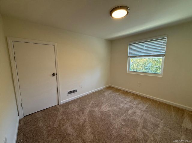 225 Fir Grove Road, Ronkonkoma, NY 11779