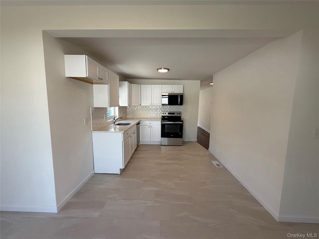 225 Fir Grove Road, Ronkonkoma, NY 11779