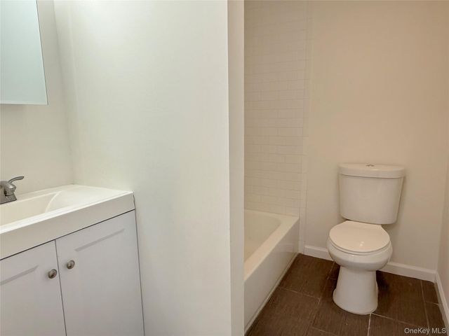 225 Fir Grove Road, Ronkonkoma, NY 11779