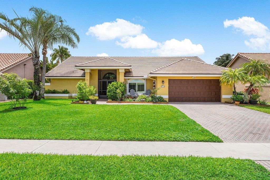 6569 Blue Bay Circle, Lake Worth, FL 33467