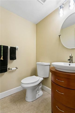 109 Cheltenham Way Apt A, Yorktown, VA 23693