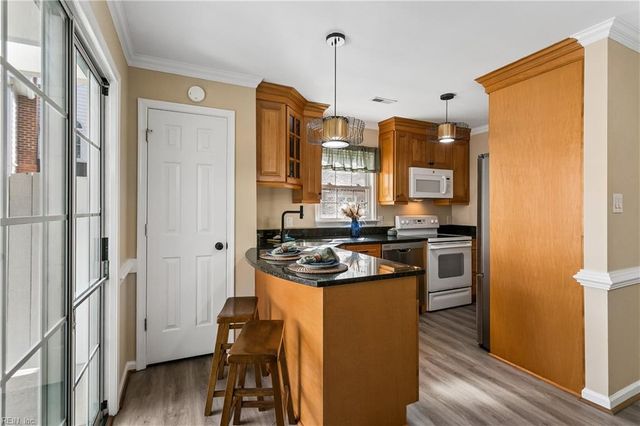 109 Cheltenham Way Apt A, Yorktown, VA 23693