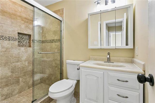 109 Cheltenham Way Apt A, Yorktown, VA 23693