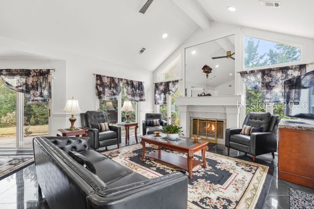 2 Cattail Ct, Hilton Head Island, SC 29926