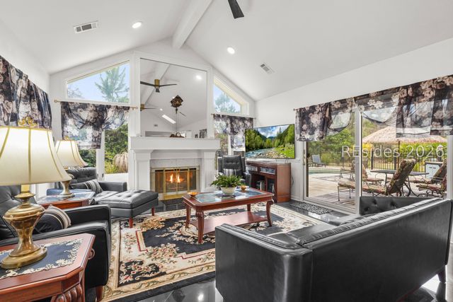 2 Cattail Ct, Hilton Head Island, SC 29926