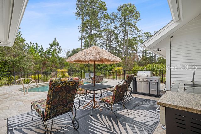 2 Cattail Ct, Hilton Head Island, SC 29926