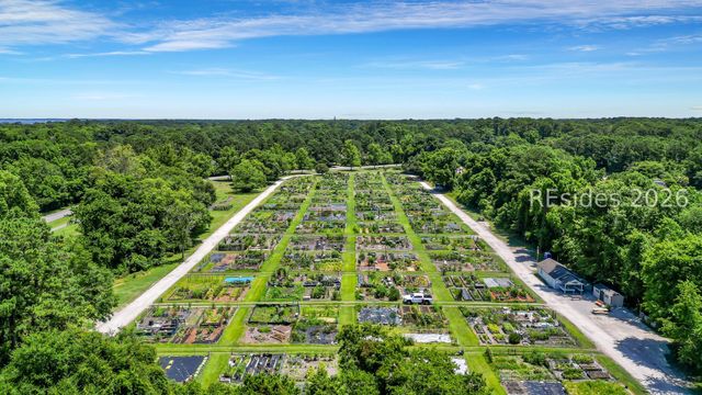 2 Cattail Ct, Hilton Head Island, SC 29926