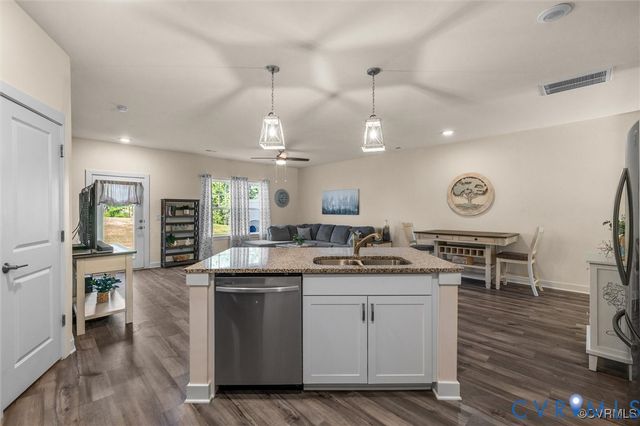 12576 Petrel Xing, Chesterfield, VA 23112