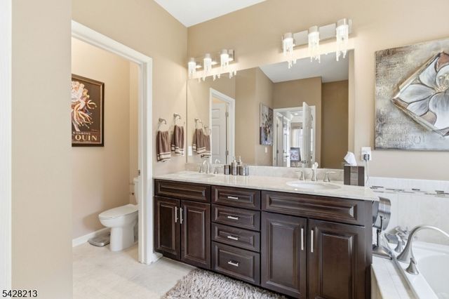 11 Burr Pl, Franklin Twp., NJ 08873