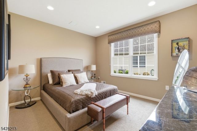 11 Burr Pl, Franklin Twp., NJ 08873