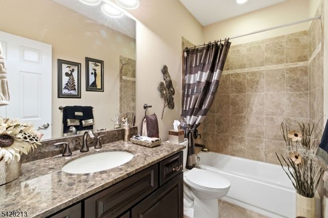 11 Burr Pl, Franklin Twp., NJ 08873