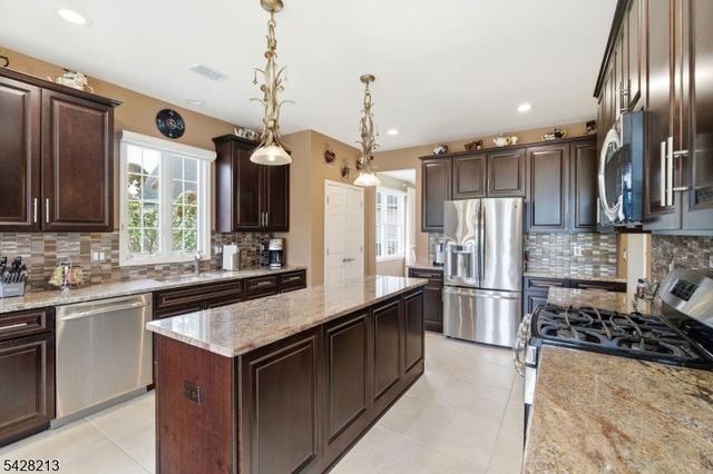11 Burr Pl, Franklin Twp., NJ 08873