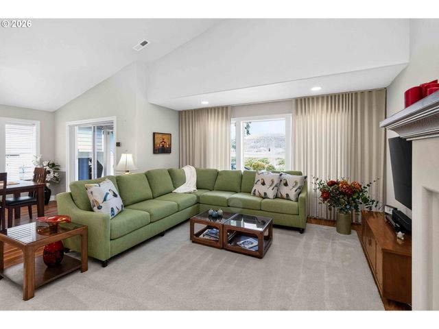 49 WILLOW POINTE Loop, Longview, WA 98632