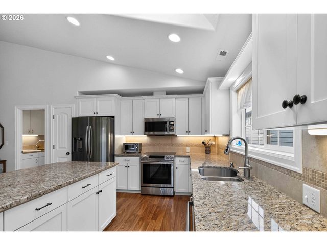 49 WILLOW POINTE Loop, Longview, WA 98632