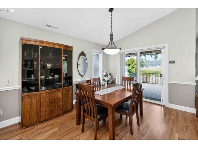 49 WILLOW POINTE Loop, Longview, WA 98632