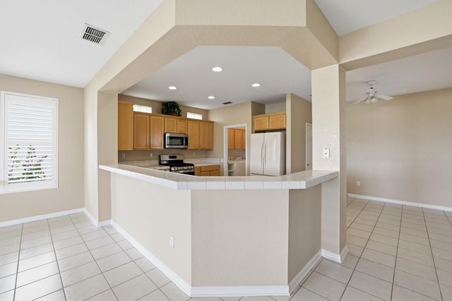 601 Northfield Ln, Lincoln, CA 95648