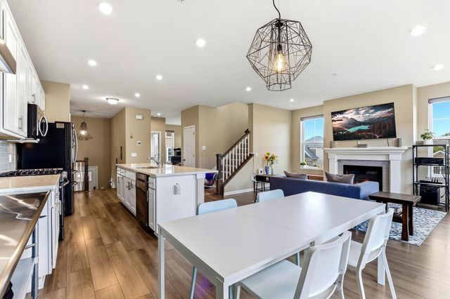 7689 Anthony Point, Victoria, MN 55386