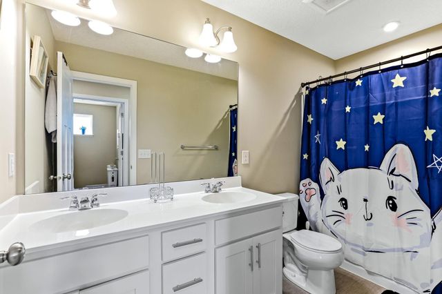 7689 Anthony Point, Victoria, MN 55386