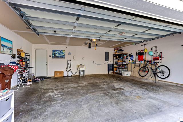 7689 Anthony Point, Victoria, MN 55386