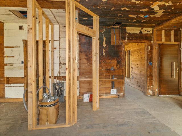 1005 E Evergreen Street, Mexia, TX 76667