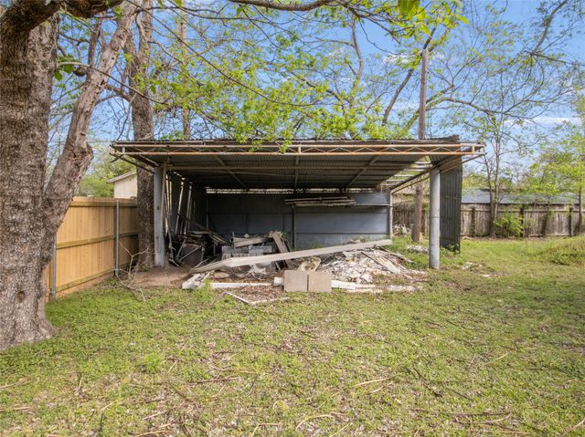 1005 E Evergreen Street, Mexia, TX 76667