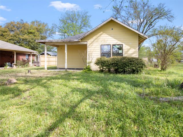 1005 E Evergreen Street, Mexia, TX 76667