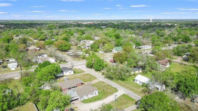 1005 E Evergreen Street, Mexia, TX 76667