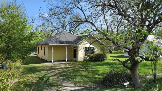 1005 E Evergreen Street, Mexia, TX 76667