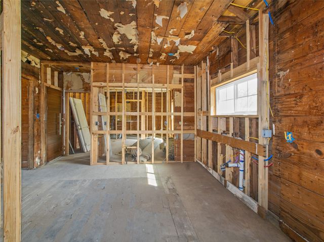 1005 E Evergreen Street, Mexia, TX 76667