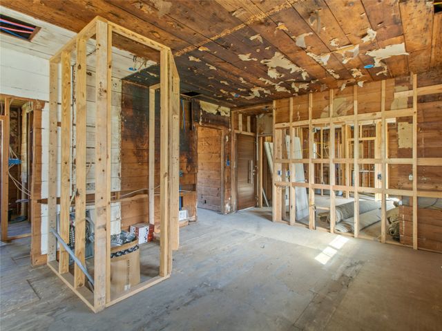 1005 E Evergreen Street, Mexia, TX 76667