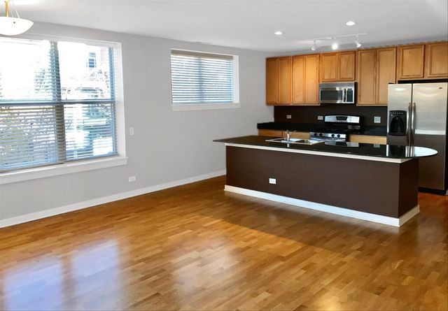 2231 W Maypole Avenue 201, Chicago, IL 60612