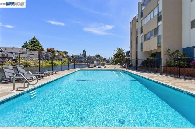 2137 Otis Dr 204, Alameda, CA 94501