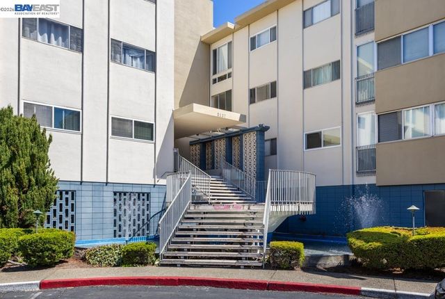 2137 Otis Dr 204, Alameda, CA 94501