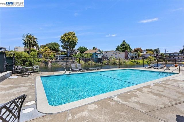 2137 Otis Dr 204, Alameda, CA 94501