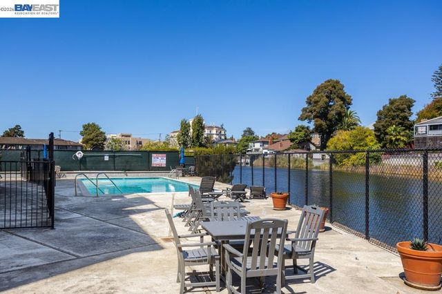 2137 Otis Dr 204, Alameda, CA 94501