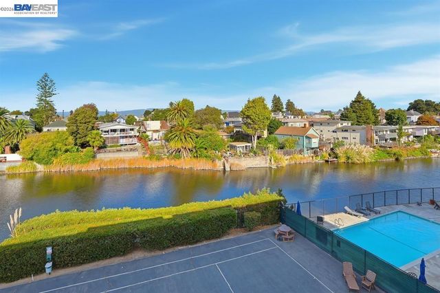 2137 Otis Dr 204, Alameda, CA 94501
