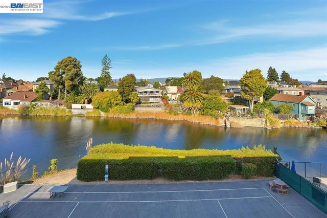 2137 Otis Dr 204, Alameda, CA 94501