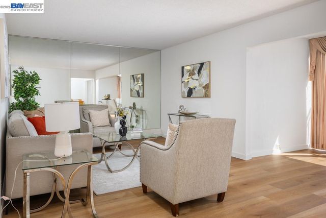 2137 Otis Dr 204, Alameda, CA 94501