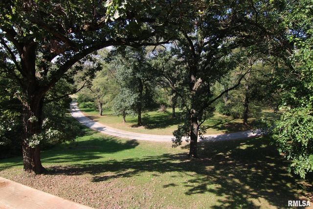 5 E TIMBERLINE Drive, Blue Grass, IA 52726